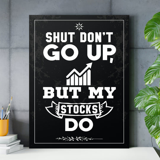 Obraz Trading - My Stocks Go Up nad pracovním stolem.
