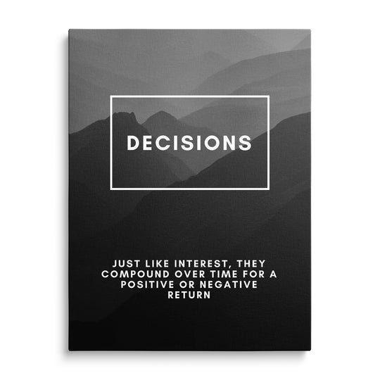 Bílý nápis Decisions v obdélníkovém rámu na pozadí vrstev šedých hor, dole drobný anglický text o rozhodování v čase.