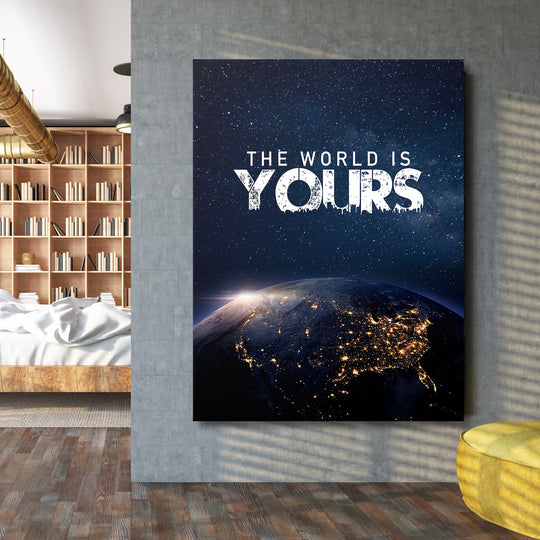 Motivační obraz - The World Is Yours na velké stěně.