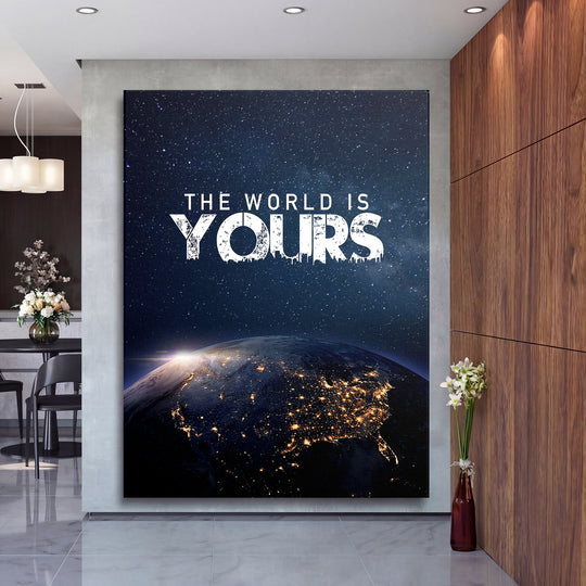 Motivační obraz - The World Is Yours na velké stěně, druhý pohled.
