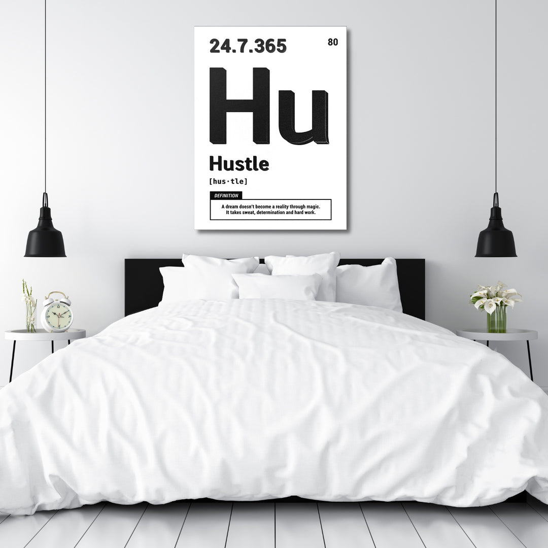 Motivační obraz Hustle - Bílá definice nad postelí.