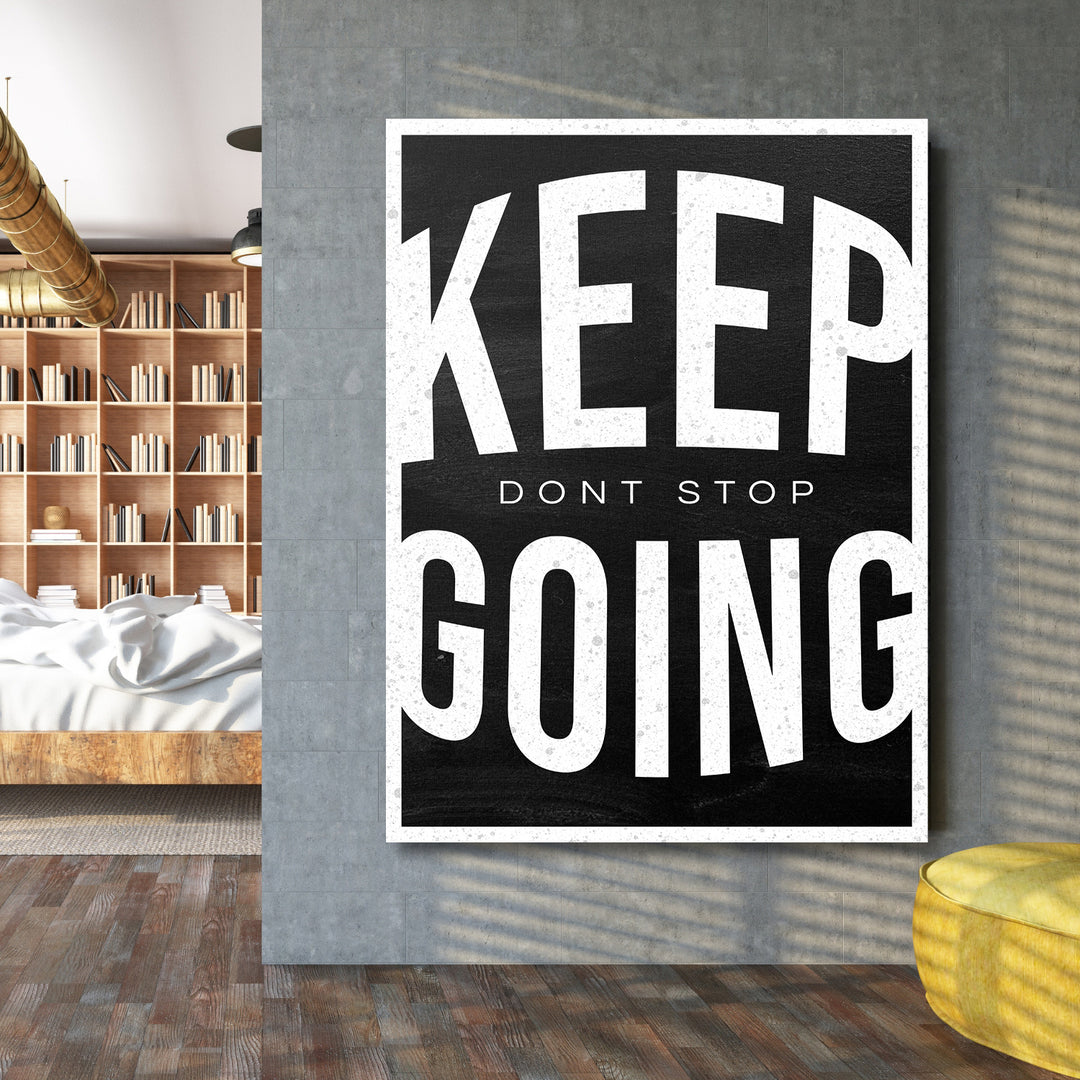 Motivační obraz Keep Going - Vintage typografie na velké stěně.