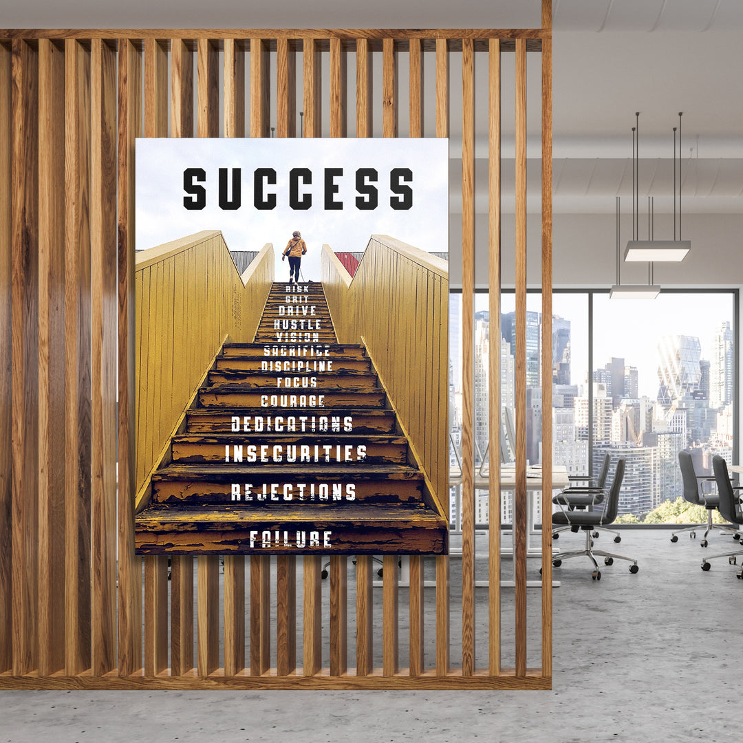 Motivační obraz Success - Žluté schodiště na dřevěné stěně.
