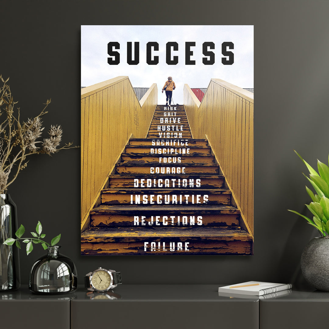 Motivační obraz Success - Žluté schodiště v interiéru s hodinami.