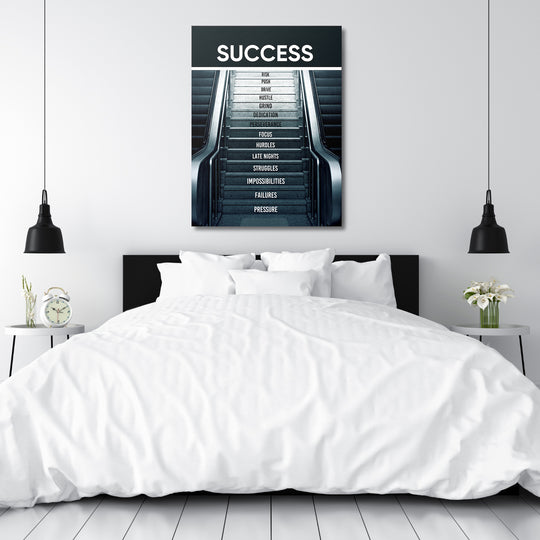 Motivační obraz Success - Dvě cesty vzhůru nad postelí.