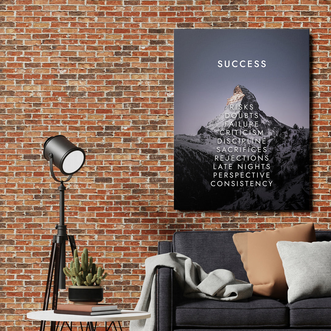 Motivační obraz Success - Matterhorn na cihlové zdi.