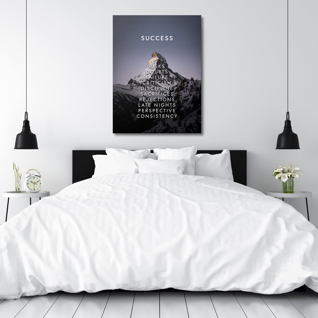 Motivační obraz Success - Matterhorn nad postelí.