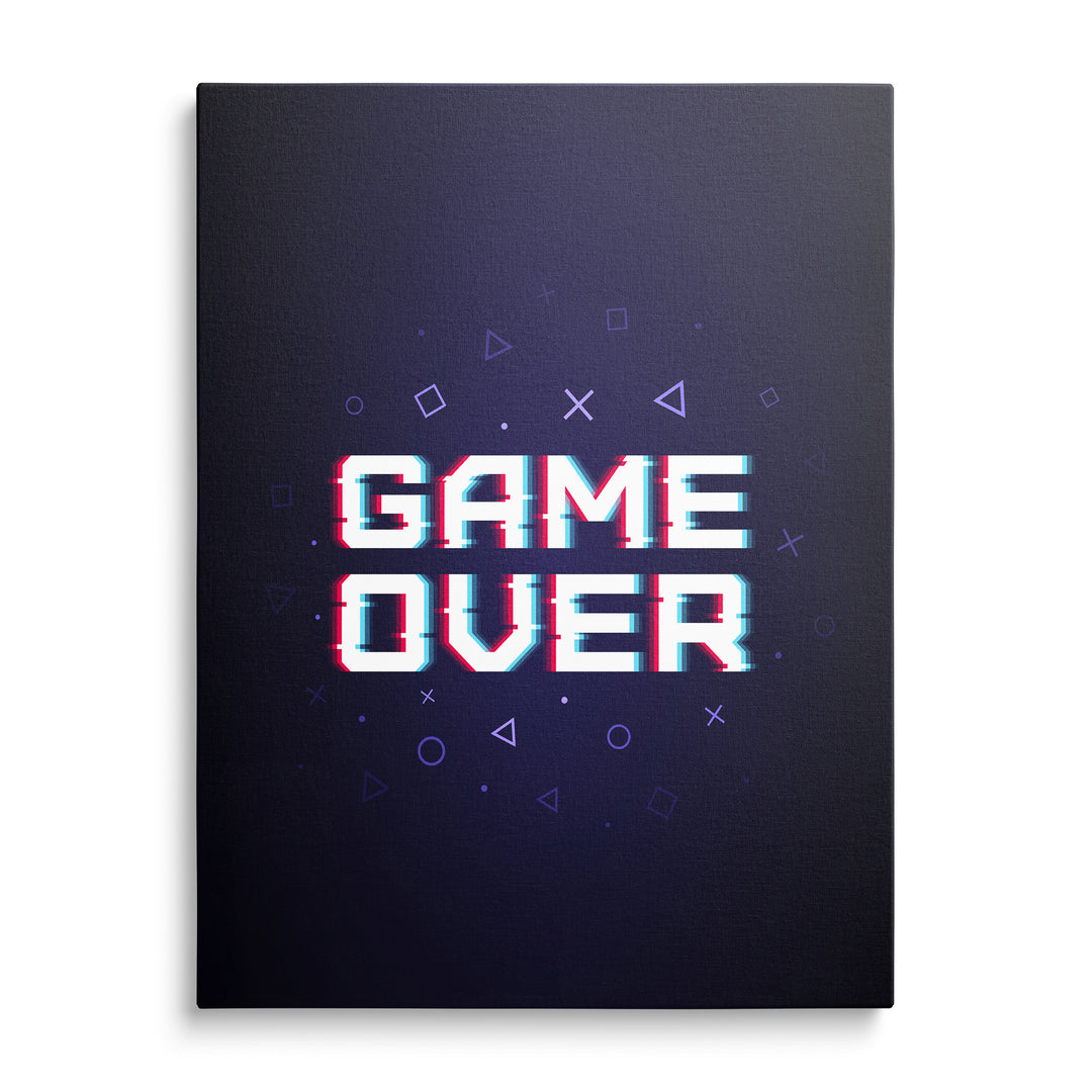Bílý pixelový nápis Game Over s červenými a azurovými glitch okraji na tmavě modrofialovém podkladu s herními symboly.