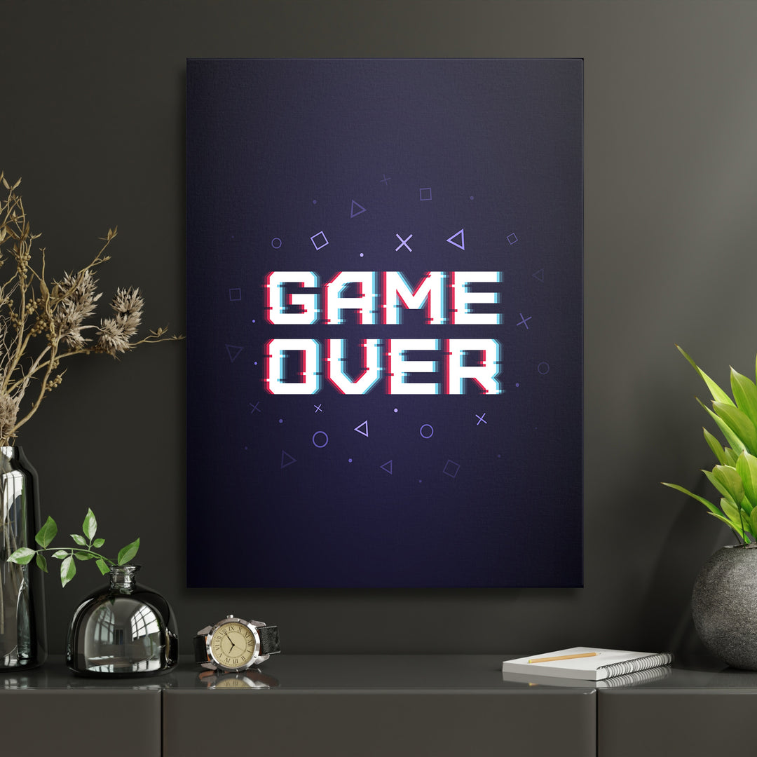 Herní obraz Game Over - Glitch v interiéru s hodinami.