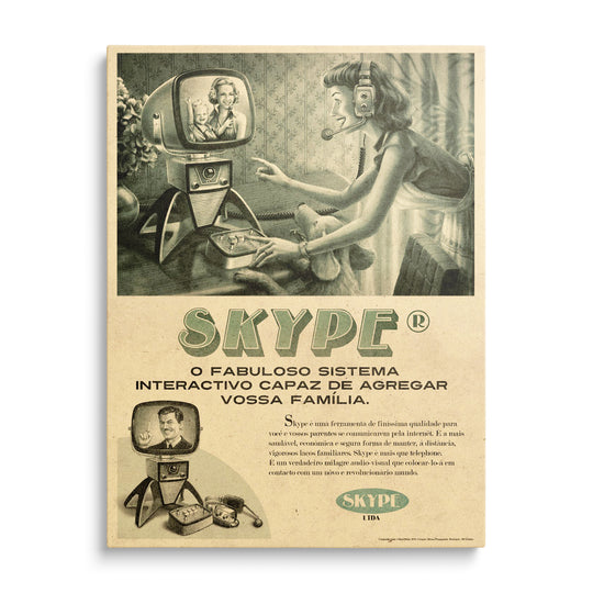 Zelená retro ilustrace ženy se sluchátky u videotelefonu, ženy s dítětem na obrazovce a nápisu Skype na světlém podkladu.