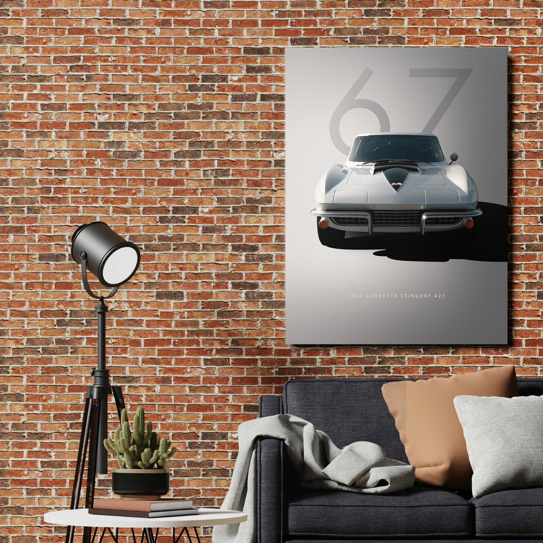 Motivační obraz na plátně Corvette Stingray 427 zepředu v minimalistickém obýváku s cihlovou zdí