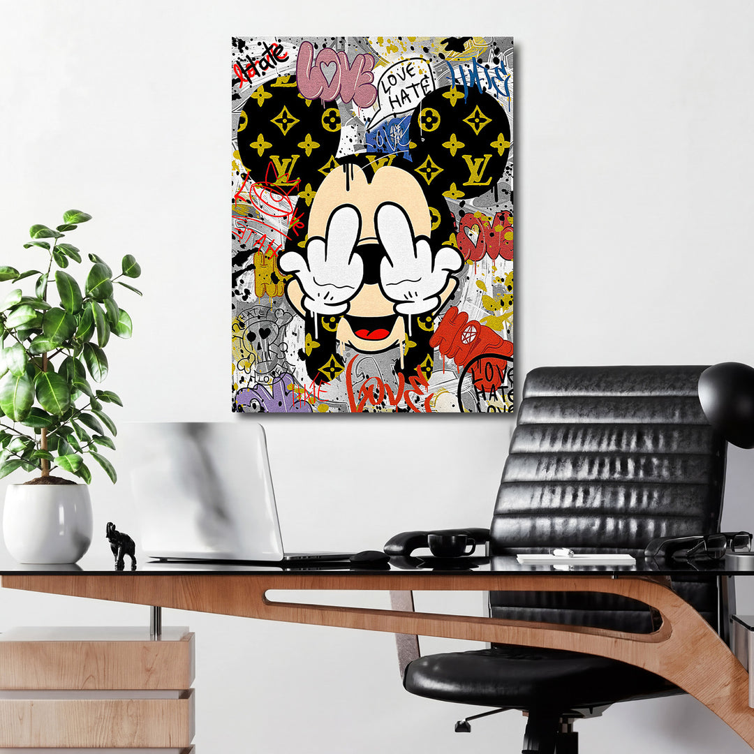 Moderní pop art obraz na plátně s graffiti Mickey Mouse a luxusním vzorem v elegantní kanceláři