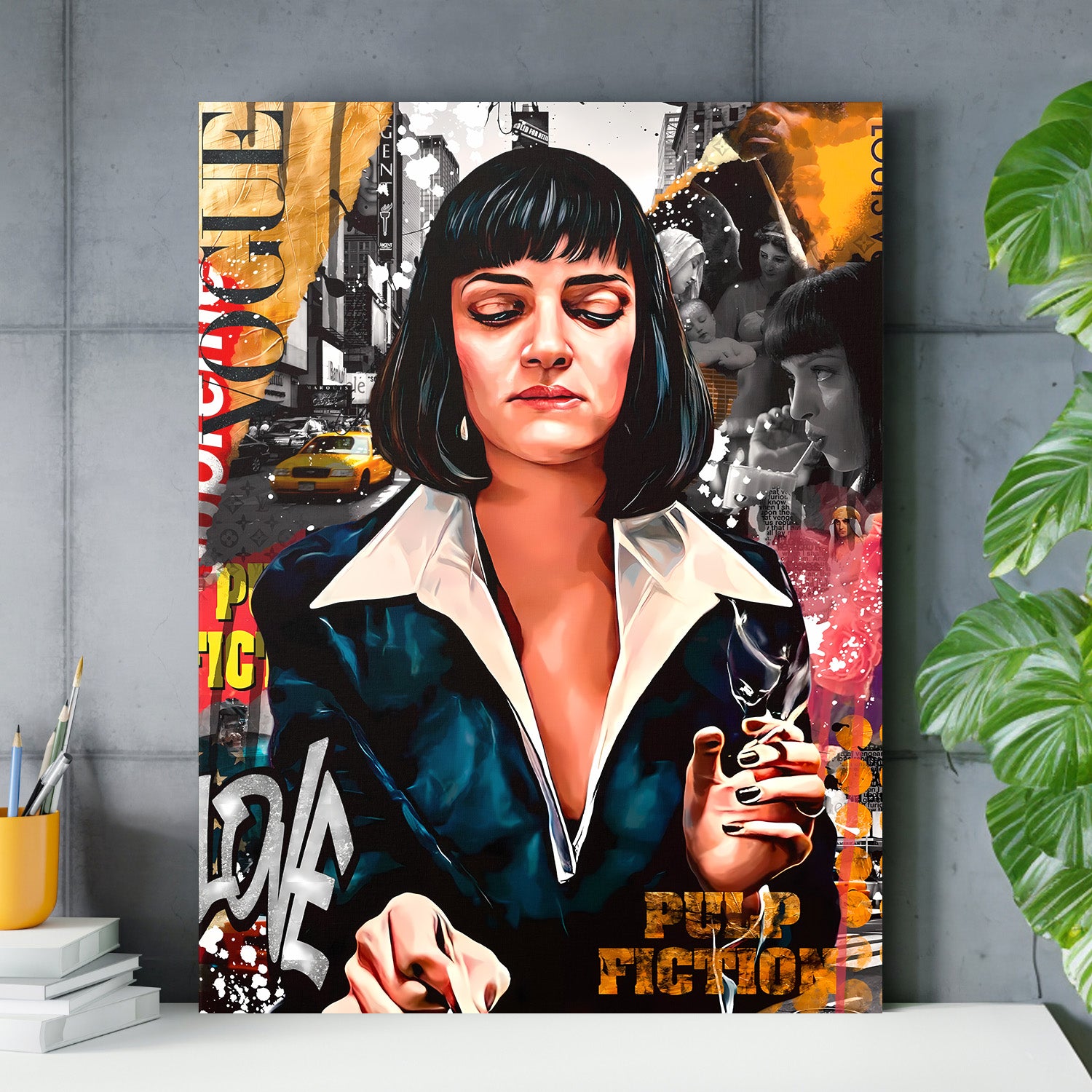 Pop art obraz na zeď s koláží ženy s koktejlem a newyorským žlutým taxíkem