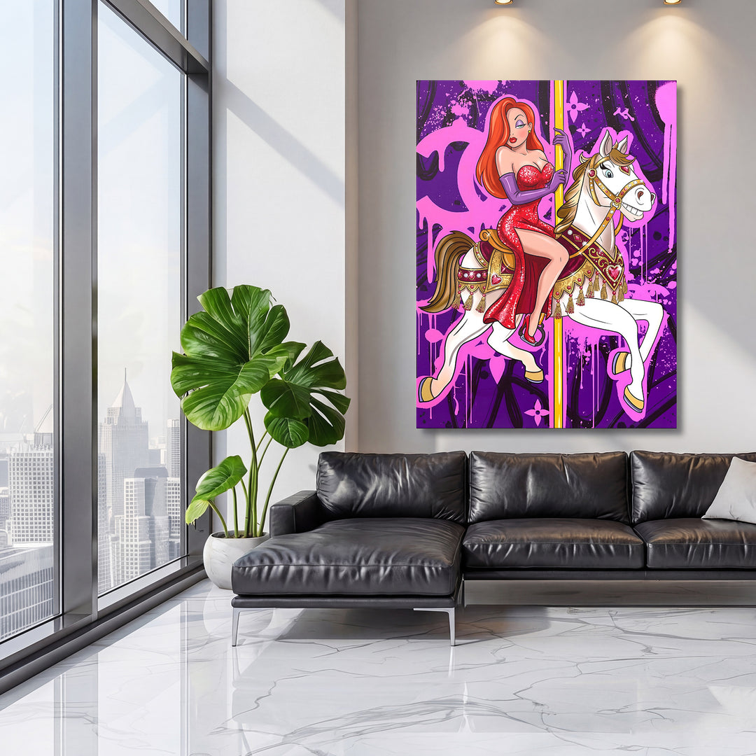 Motivační obraz Jessica Rabbit na kolotočovém koni v moderním obývacím pokoji.