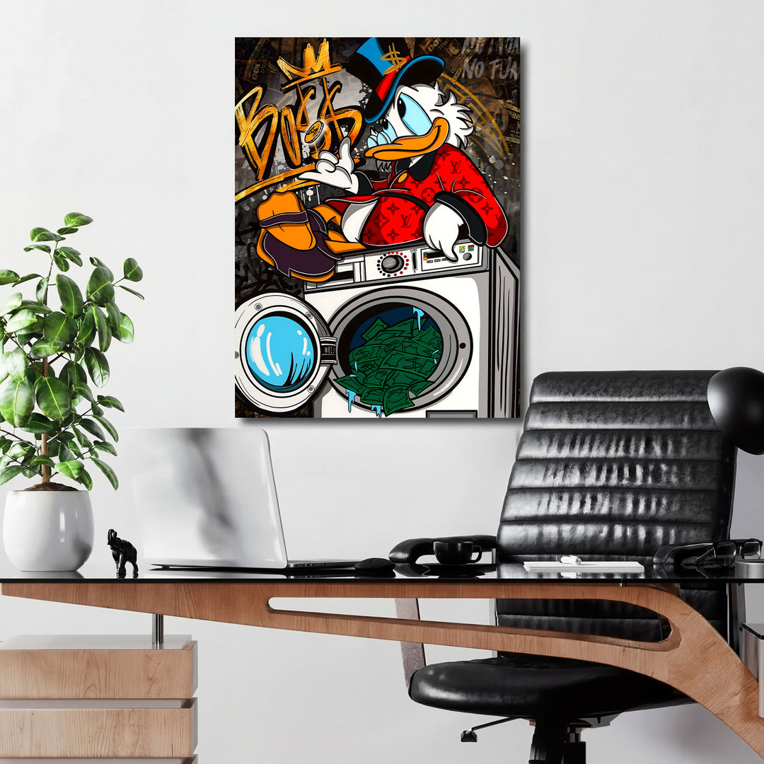 Pop art obraz s kresleným kačerem u pračky plné bankovek v interiéru moderní kanceláře