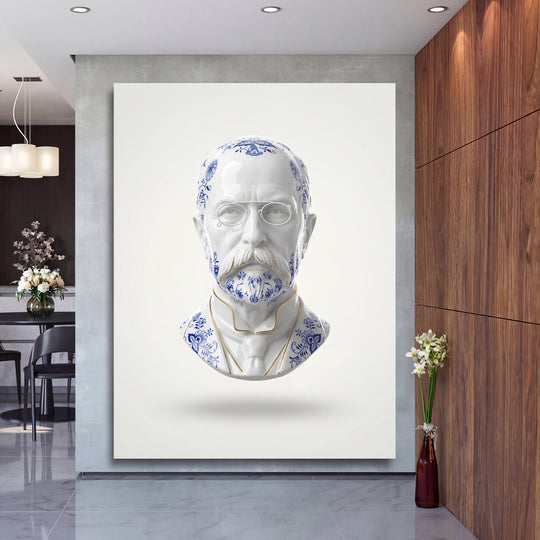 Moderní obraz na zeď s porcelánovou bustou a modrými květinami, zavěšený v elegantní hale