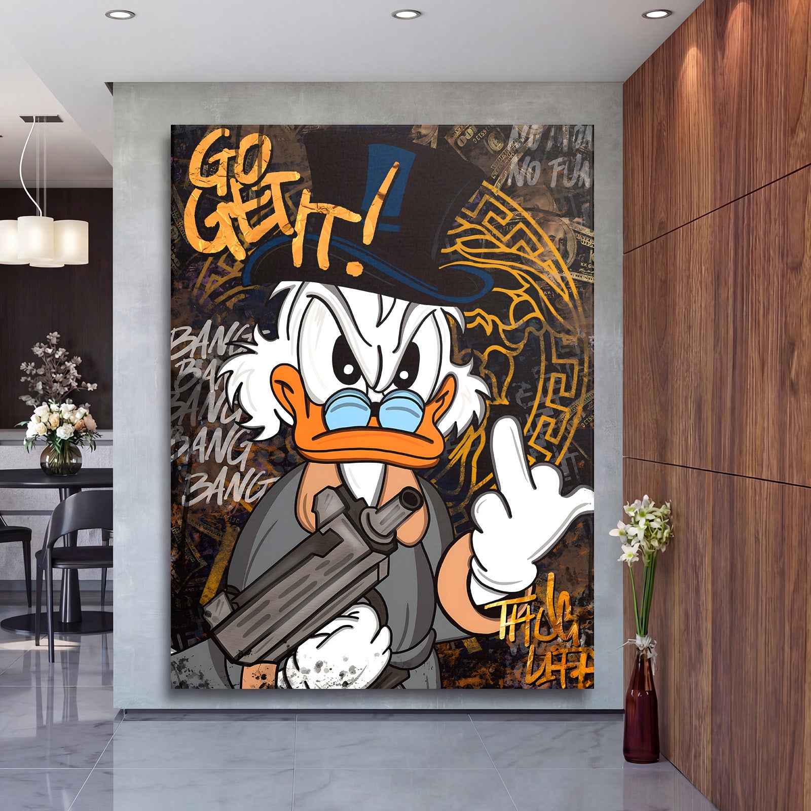 Motivační pop art obraz na plátně s Kačerem Skrblíkem, pistolí, motivem peněz a výrazným citátem