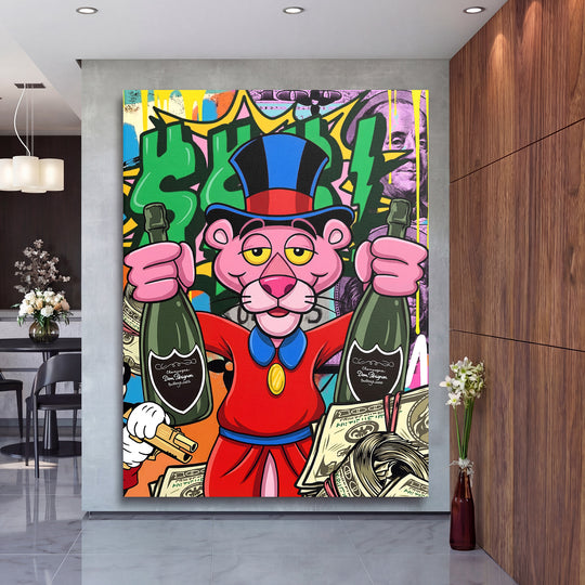 Motivační pop art obraz na plátně s růžovým lvem v cylindru, který drží šampaňské a svazek bankovek