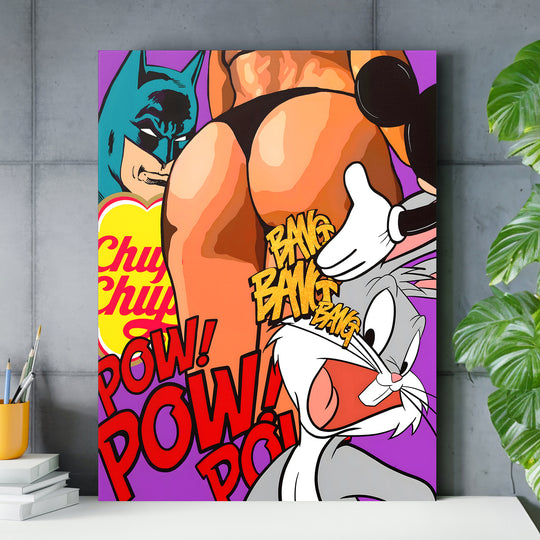 Motivační obraz Bugs Bunny nad pracovním stolem v kreativní kanceláři.