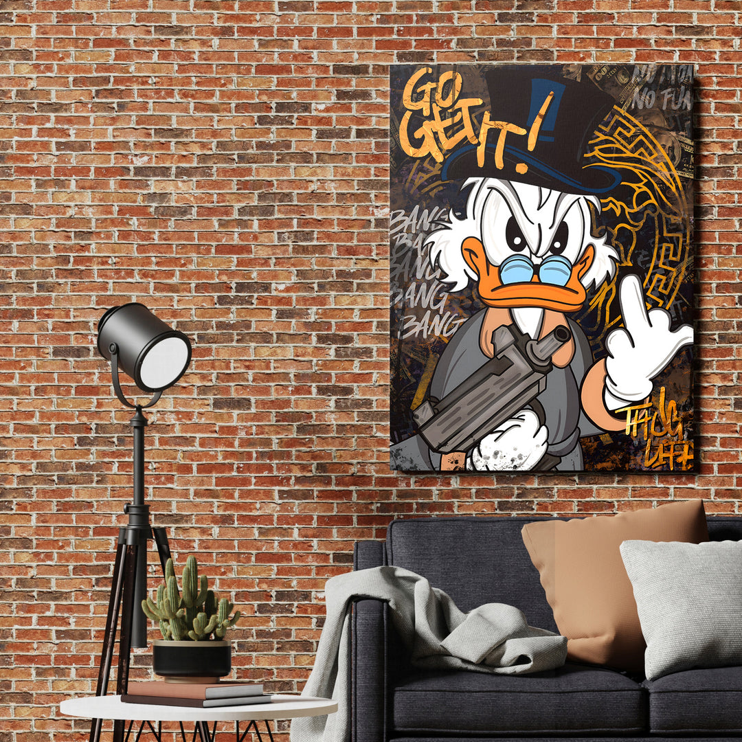 Pop art motivační obraz na plátně s kachnou se samopalem a graffiti nápisem GO GET nad sedačkou