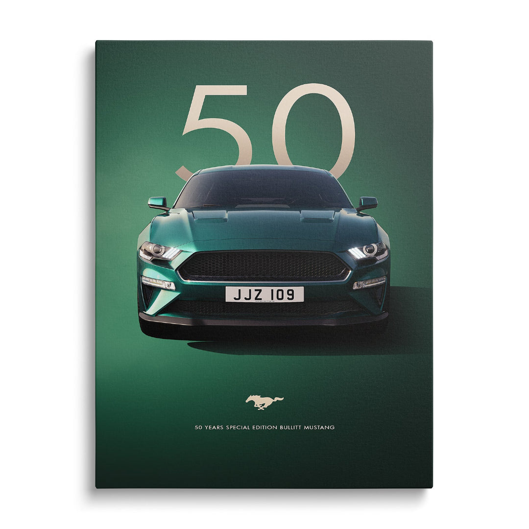 Motivační obraz na plátně s luxusním zeleným Ford Mustangem k 50. výročí, detailní pohled zepředu na výkon a design.