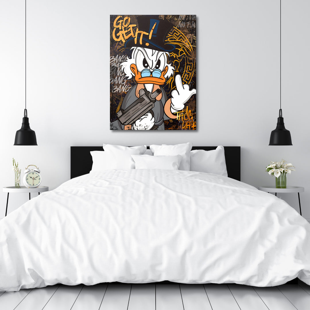 Motivační pop art obraz na plátně do ložnice s kačerem se zbraní a graffiti pozadím