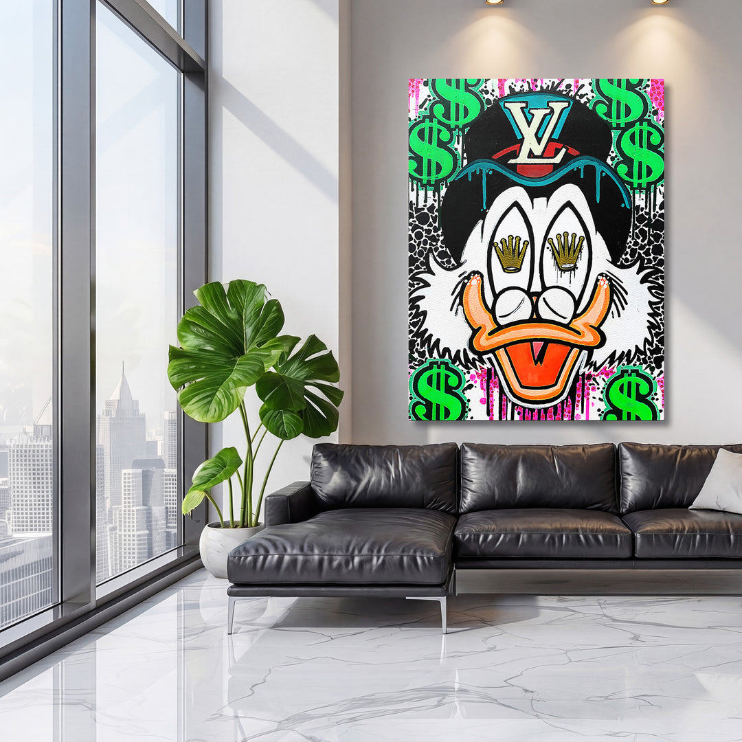 Pop art obraz na plátně: kačer s LV kšiltovkou, korunové oči, zelené dolary v obýváku
