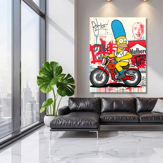 Pop art obraz na zeď s Homérem Simpsonem na červené motorce před graffiti v moderním obývacím pokoji