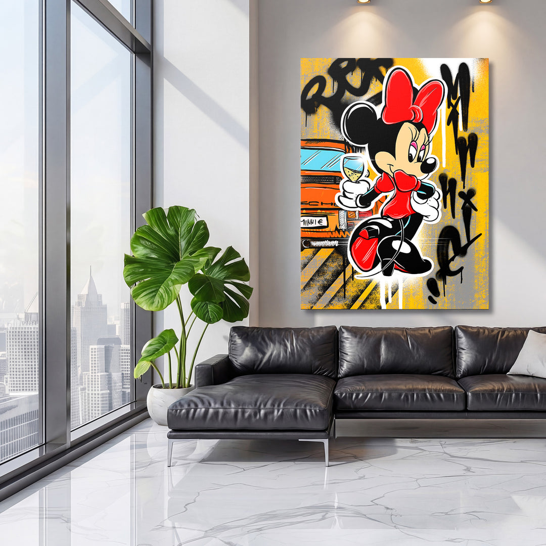 Pop art obraz Minnie Mouse před oranžovým Porsche v luxusním obýváku jako moderní obraz na zeď