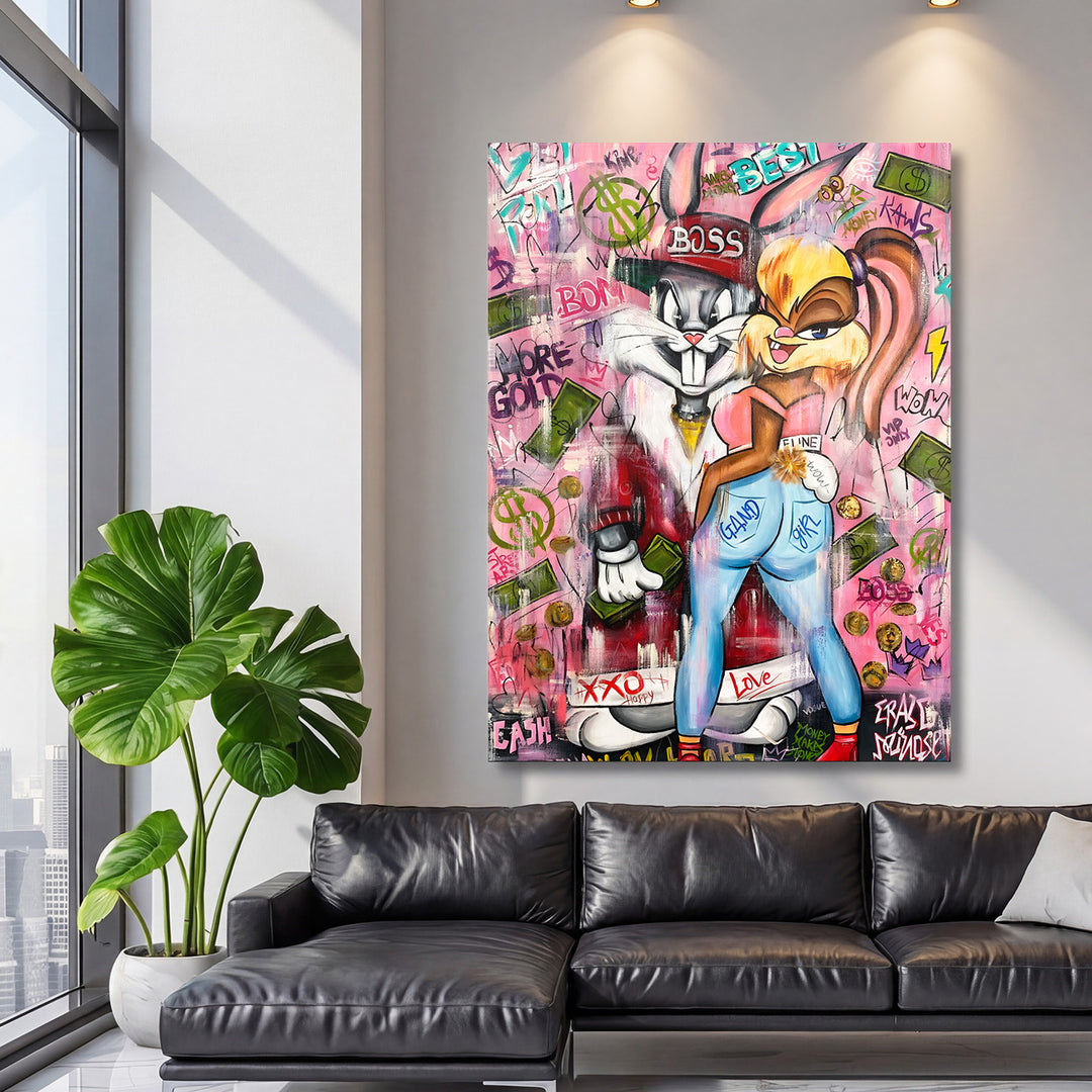Motivační pop art obraz na zeď s graffiti Bugs a Lola Bunny, motiv peněz, street art nápisy v obývacím pokoji