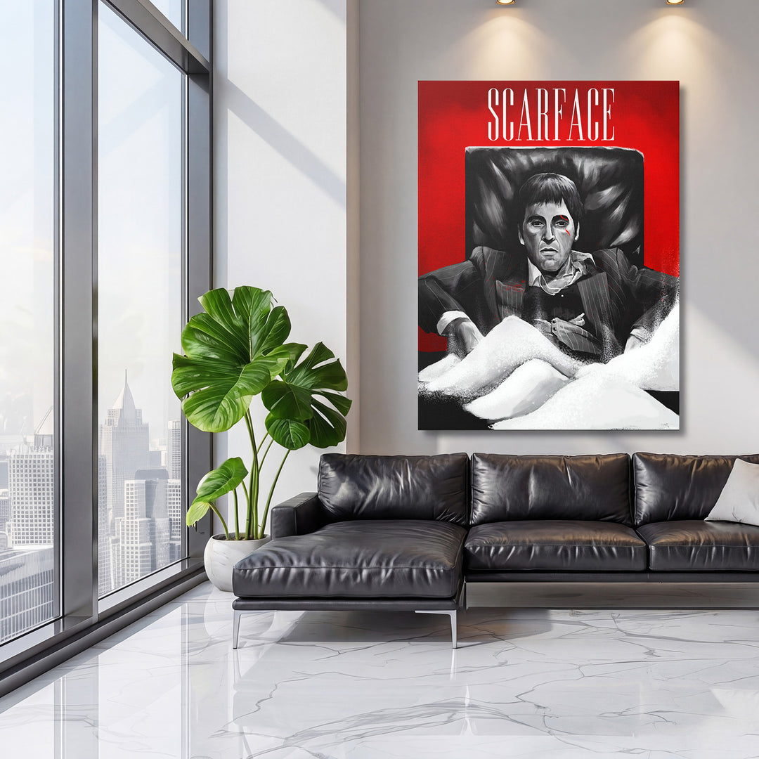 Motivační obraz na plátně Scarface s červeným pozadím v moderním obývacím pokoji, filmový pop art