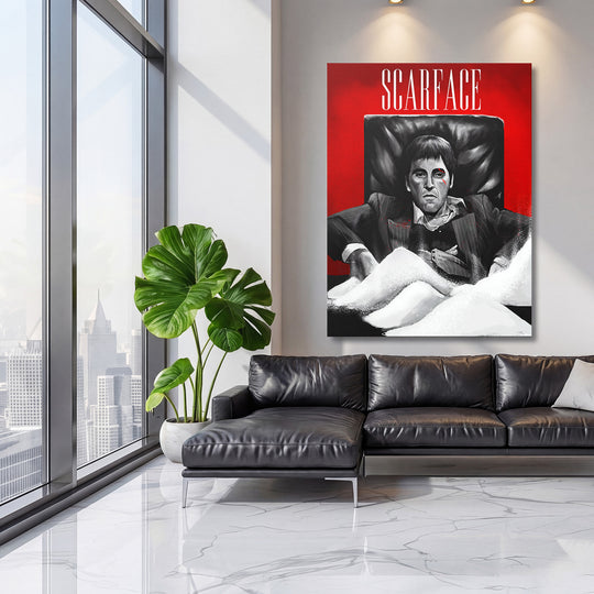 Motivační obraz na plátně Scarface s červeným pozadím v moderním obývacím pokoji, filmový pop art