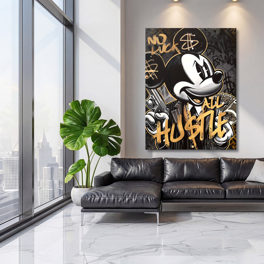 Motivační pop art obraz na plátně: Mickey Mouse s pistolí, graffiti a zlaté dolarové symboly v obýváku