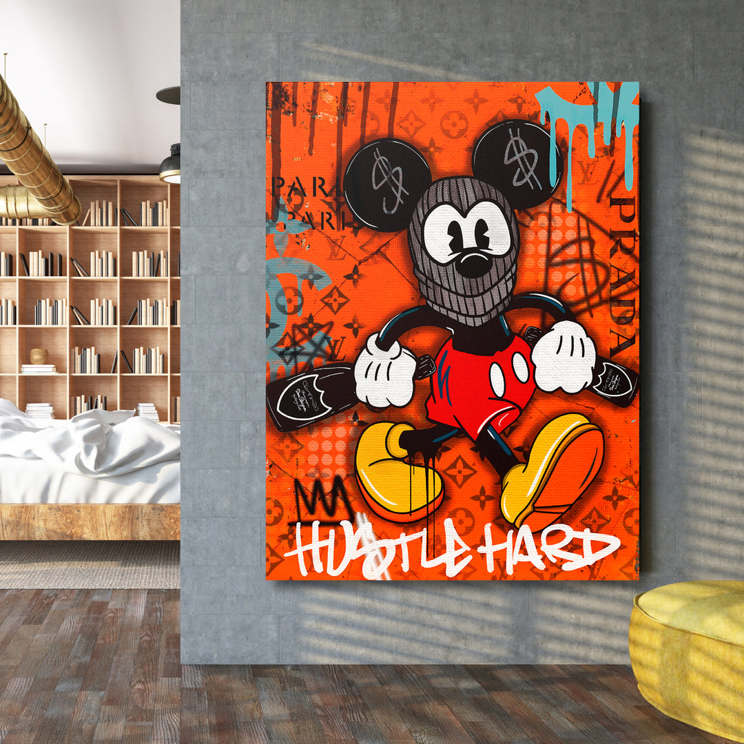 Motivační obraz Mickey Mouse · Hustle Hard – ukázka v interiéru.