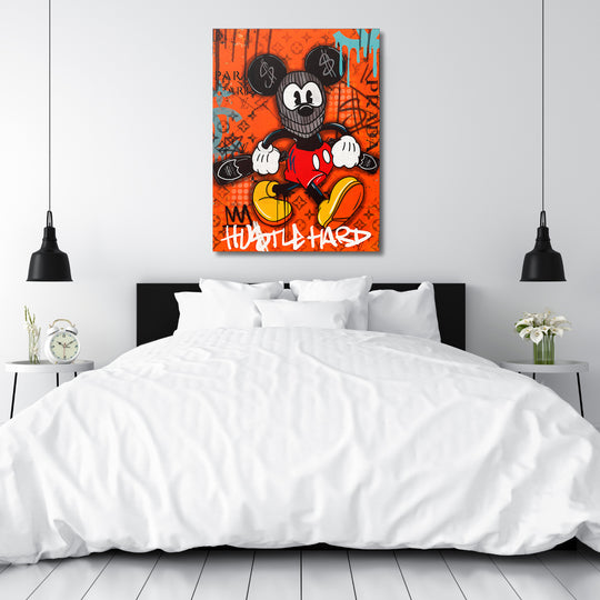 Motivační obraz Mickey Mouse · Hustle Hard – ukázka v interiéru.
