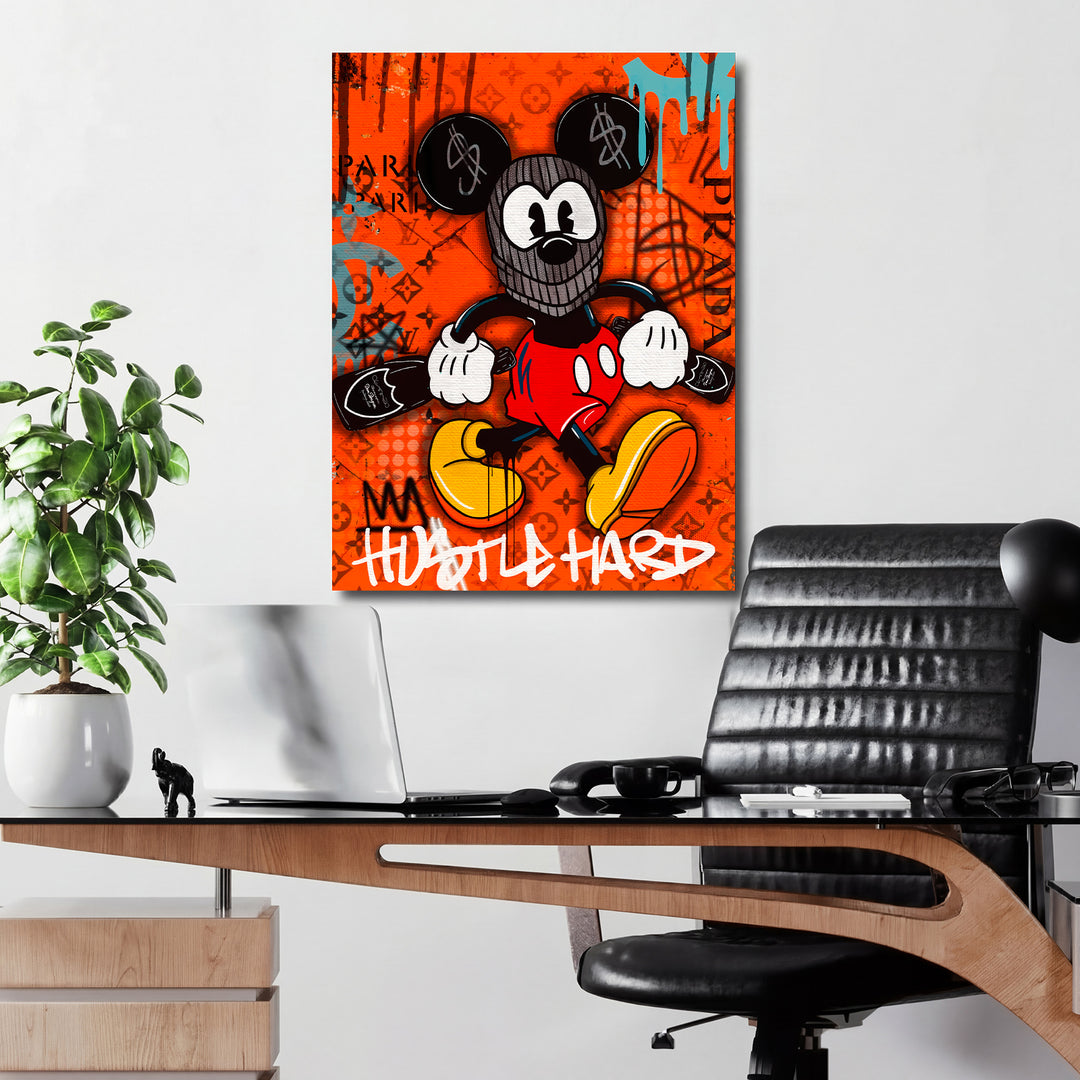 Motivační obraz Mickey Mouse · Hustle Hard – ukázka v interiéru.