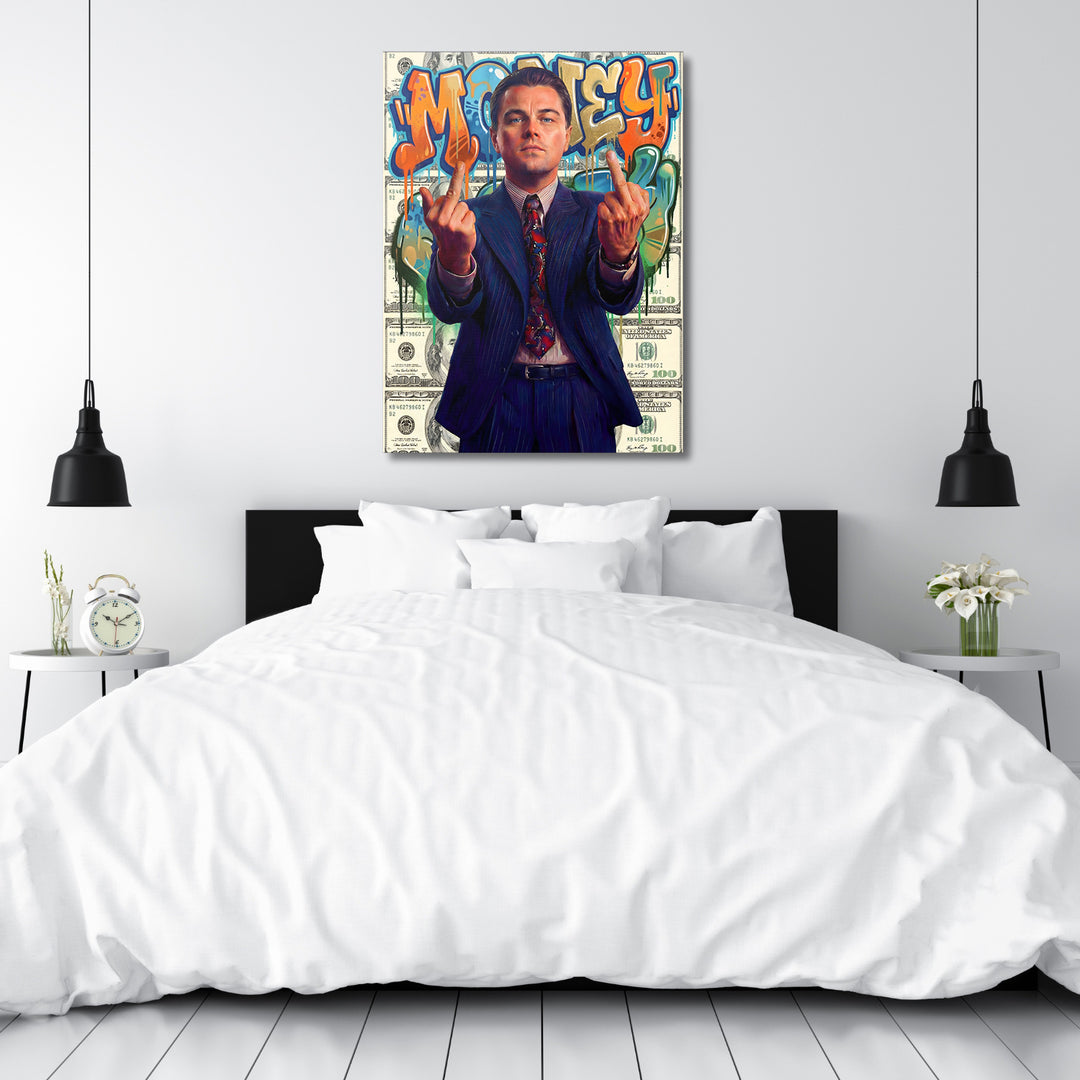 Motivační obraz MONEY s Vlkem z Wall Street a dolarovým pozadím nad postelí
