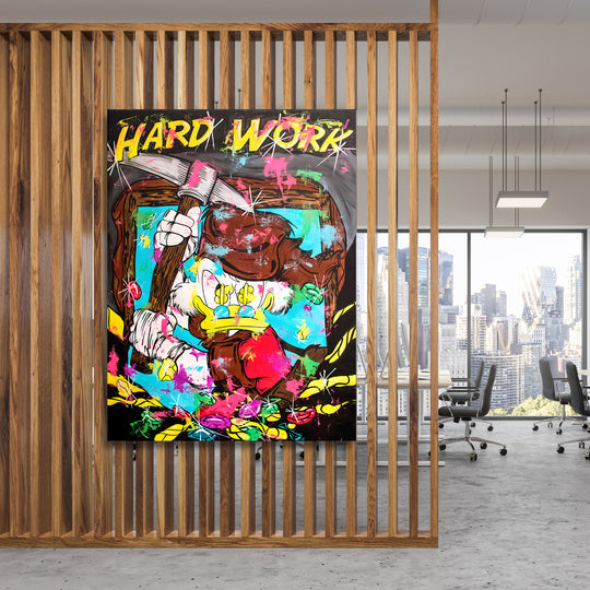 Motivační pop art obraz na plátně do kanceláře, barevné skvrny, pěst, motyka a nápis Hard Work