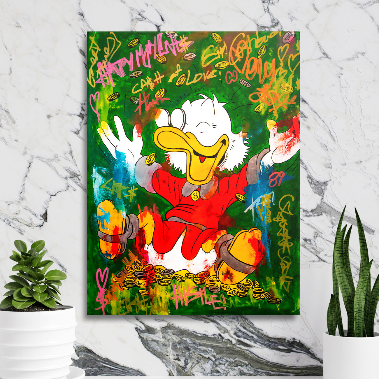 Pop art obraz na zeď s Kačerem Skrblíkem, graffiti dolary a padajícími mincemi v moderním interiéru