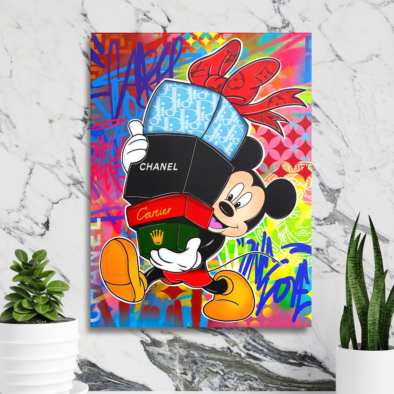 Motivační obraz na plátně s Mickey Mousem nesoucím krabice Dior, Chanel a dalších luxusních módních značek