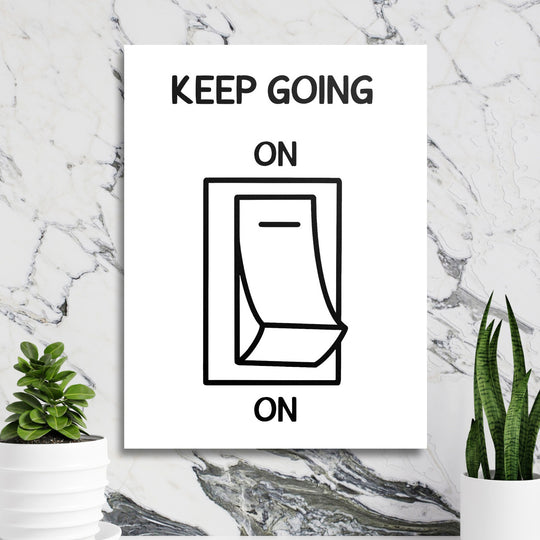 Motivační obraz na zeď s černobílou kalendářovou grafikou v minimalistickém lifestyle aranžmá na mramorové stěně