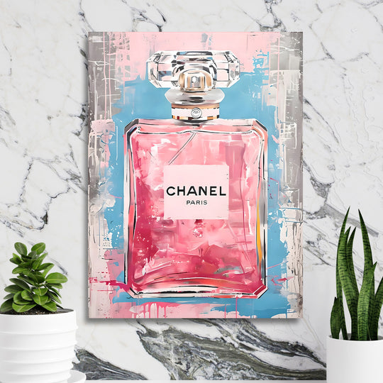 Luxusní obraz na plátně s růžovým parfémem Chanel Paris na mramorové zdi, fashion dekor do ložnice nebo šatny