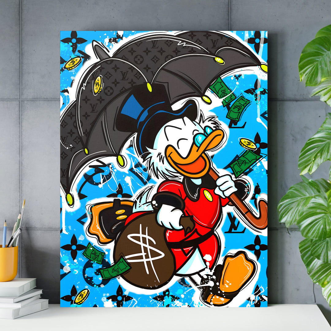 Pop art obraz na zeď s Kačerem Skrblíkem, penězi a luxusními logy v moderní pracovně