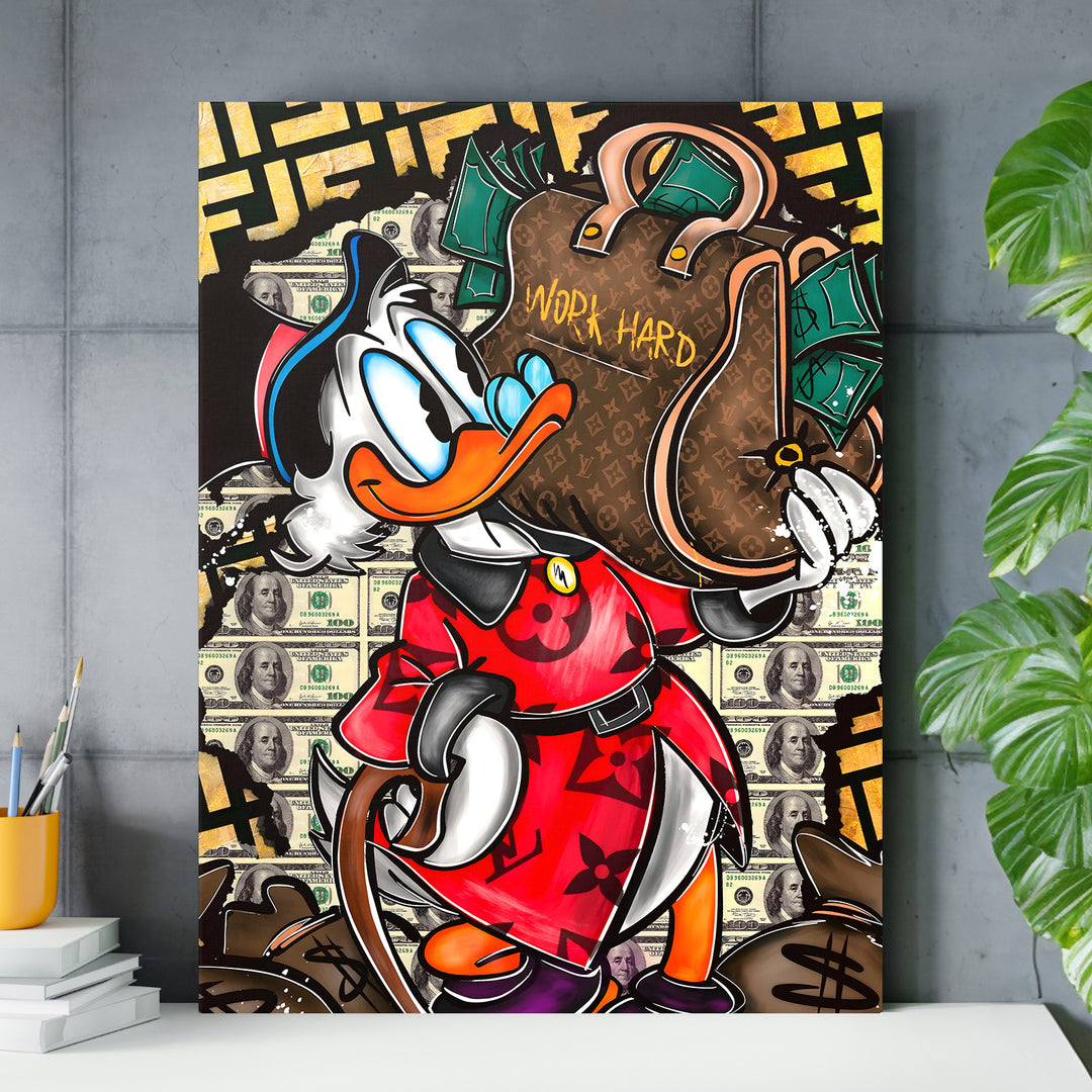 Pop art obraz na plátně v pracovně, Donald drží kabelku WORK HARD a balíčky dolarů