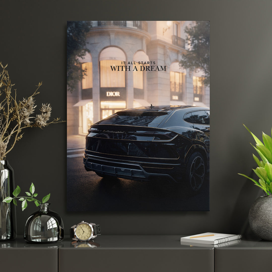 Luxusní motivační obraz na plátně s černým Lamborghini před butikem Dior a inspirativním citátem