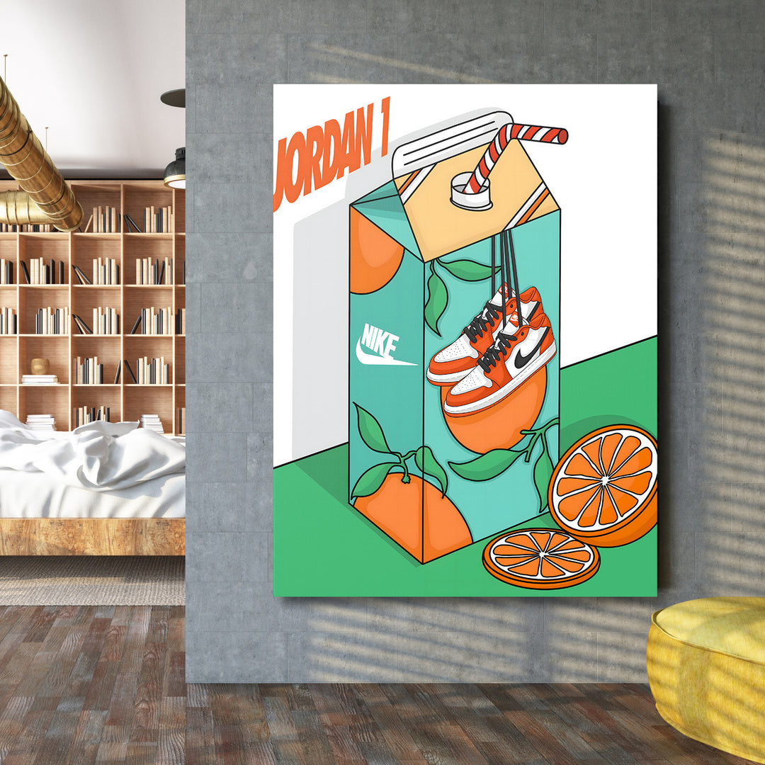 Pop art obraz na plátně v obýváku s krabicí plnou pomerančů a zavěšenými teniskami Nike Jordan 1