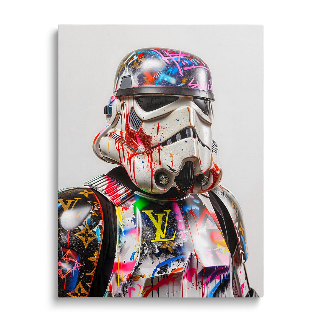 Pop art obraz na zeď s graffiti helmou Stormtroopera a luxusními LV motivy ve street art stylu, obraz zepředu