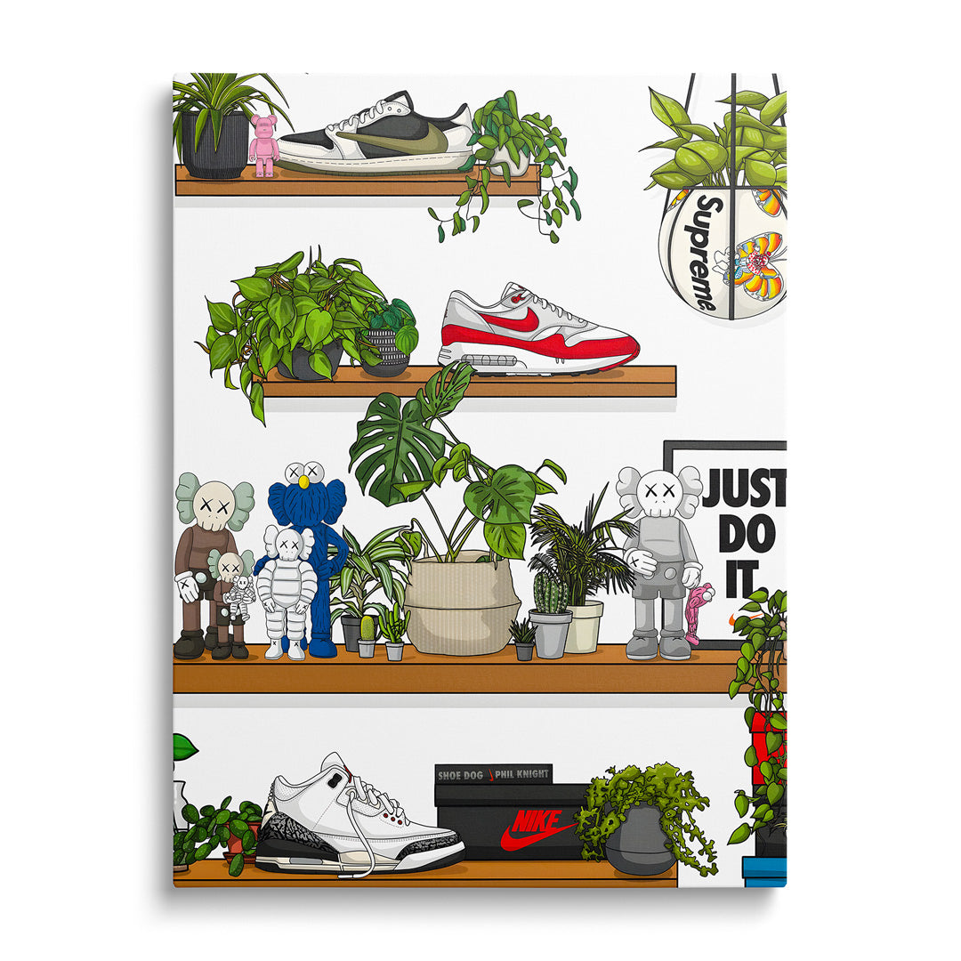 Motivační obraz s policí plnou tenisek Nike, pokojovými rostlinami a pop art KAWS figurkami