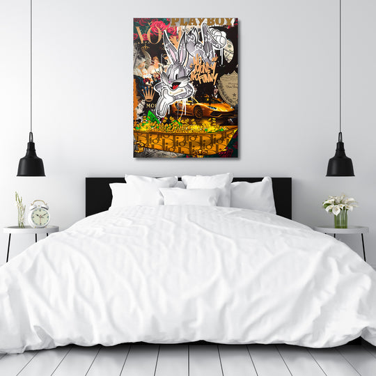 Pop art obraz na zeď do ložnice s Bugs Bunnym, zlatým Lamborghini a bankovkami, motivační luxury lifestyle