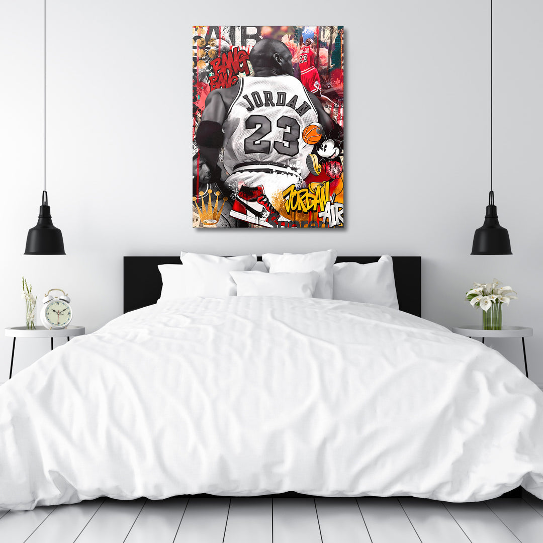 Motivační pop art obraz na zeď s Jordanem, basketbalovou teniskou a graffiti v ložnici